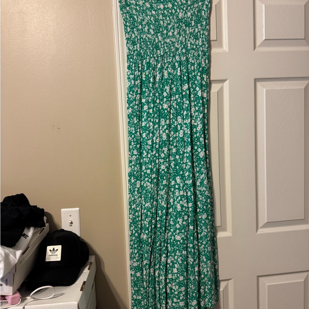 Chic Strapless Green Floral Dress